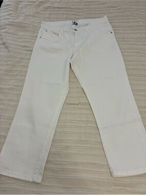 UP2 Fashion Women's White capri Jeans. From Germany. European size 42